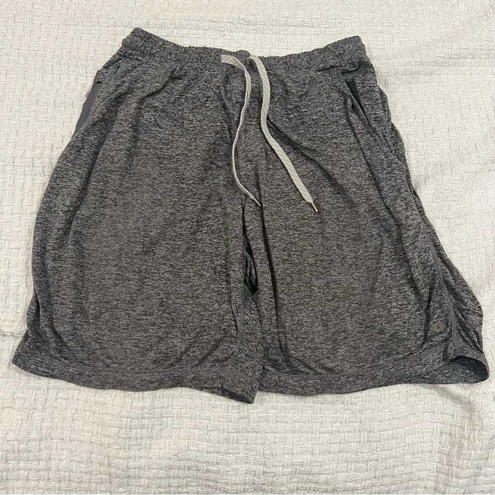 Vuori Ponto Sweat Shorts Mens Small DreamKnit Gray 7” Inseam